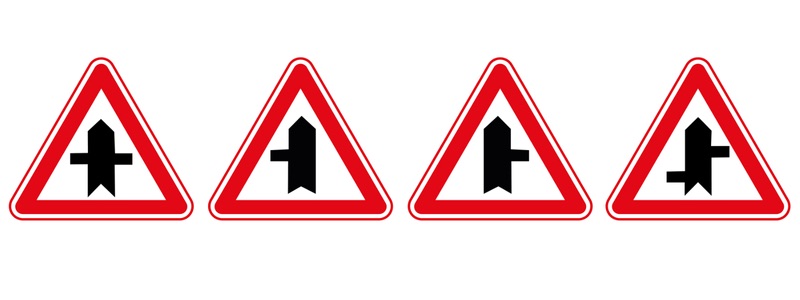 Tali Yol Kavşağı Levhaları